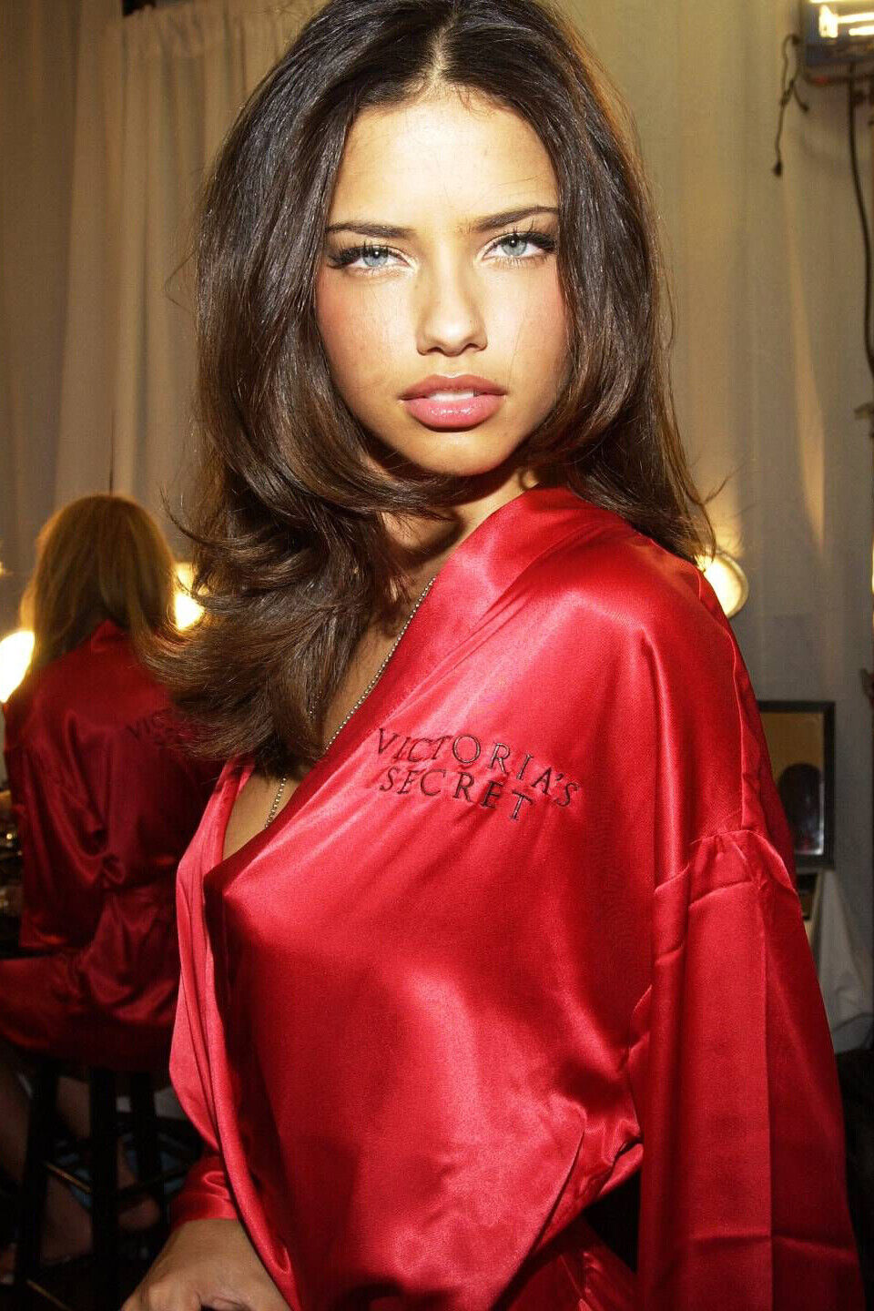 Poster Mural Adriana Lima Imperméable 20x30 Cm - Facile à Installer, Style Sans Cadre, Résistant à L'humidité