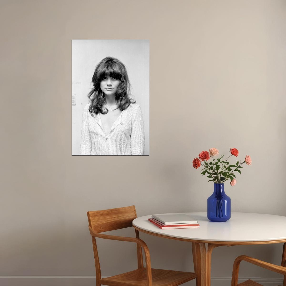 Country Rock Singer Linda Ronstadt Attractive Poster Wall Art Print Home Wall Decor - xonomax