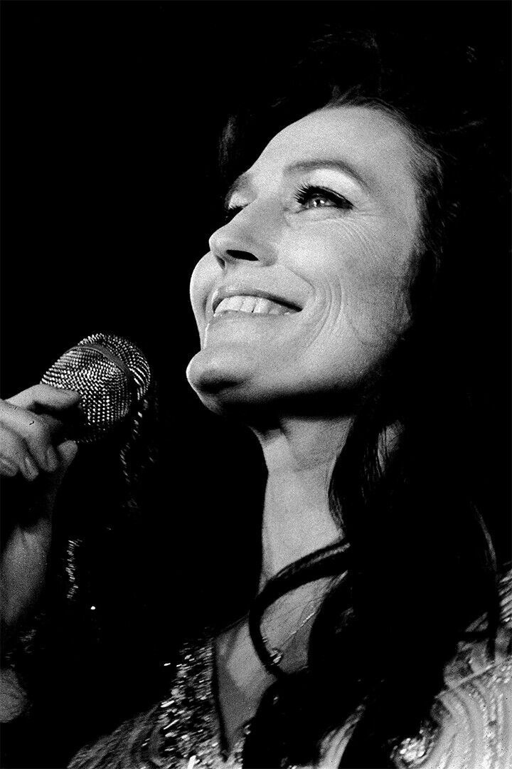Country Singer Loretta Lynn In Concert Poster Wall Art Print Home Wall Decor - xonomax
