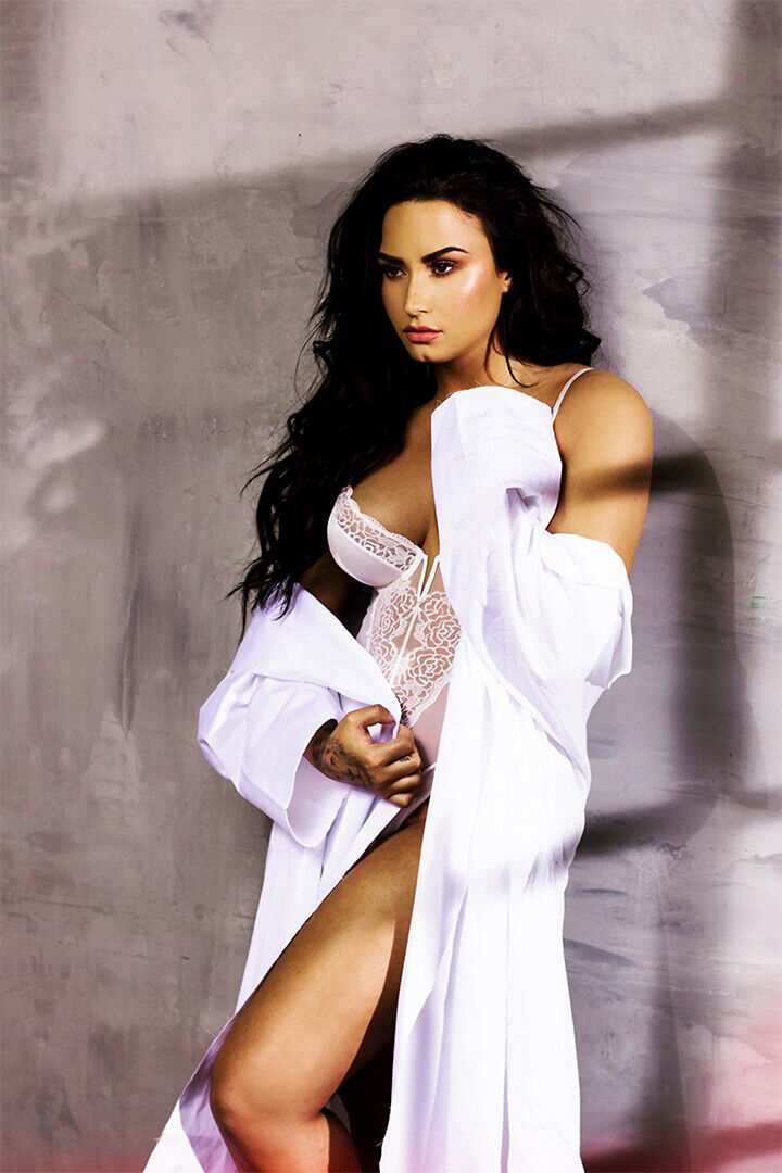 Demi Lovato Hollywood Celebrity Model Singer Star Poster Wall Art Print Home Wall Decor