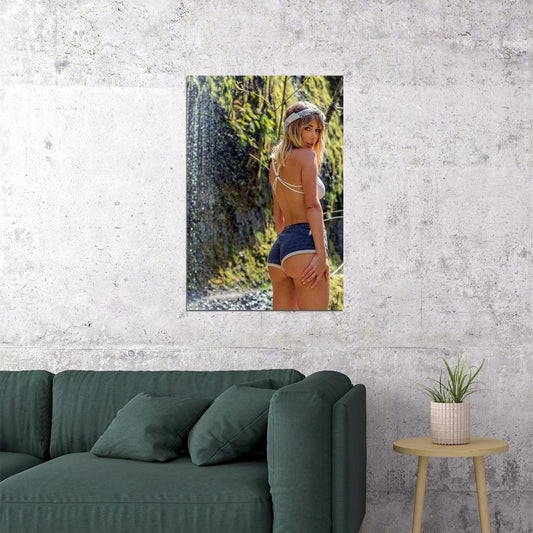 Sara Underwood Model Christmas Holiday Picture Poster Wall Art Print Home Wall Decor - xonomax