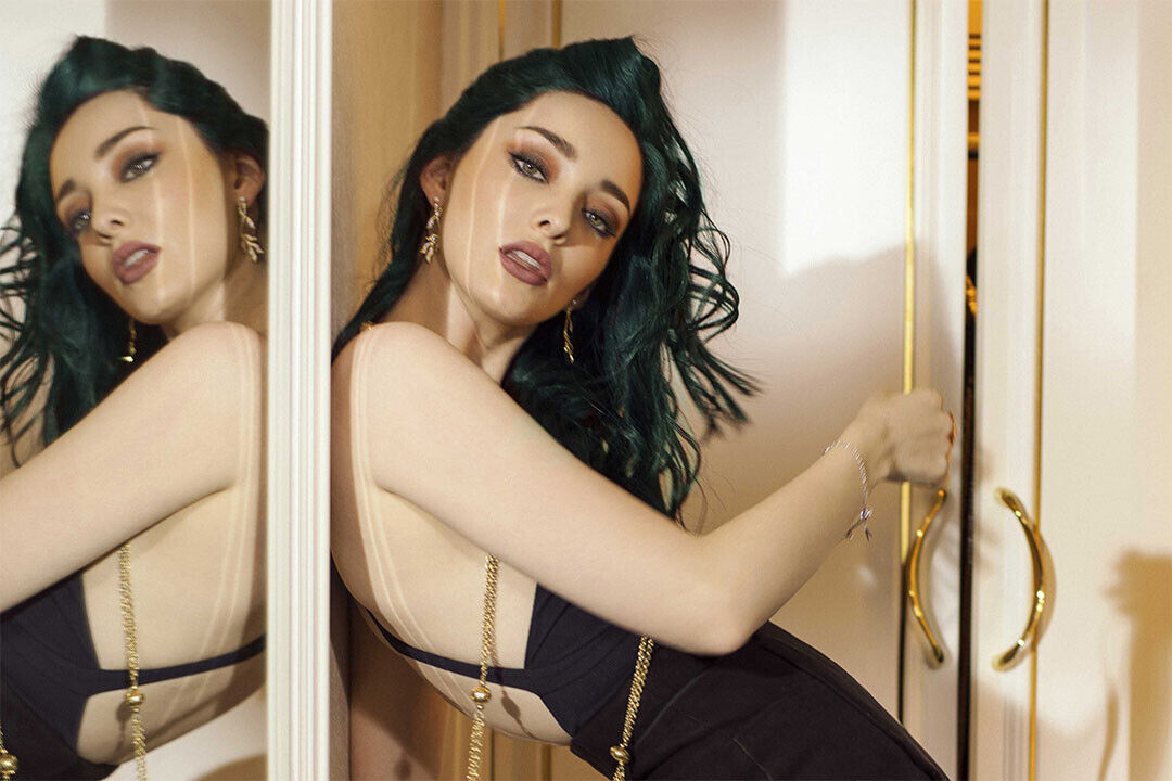 Emma Dumont American Actor Model And Dancer Poster Wall Art Print Home Wall Decor - xonomax