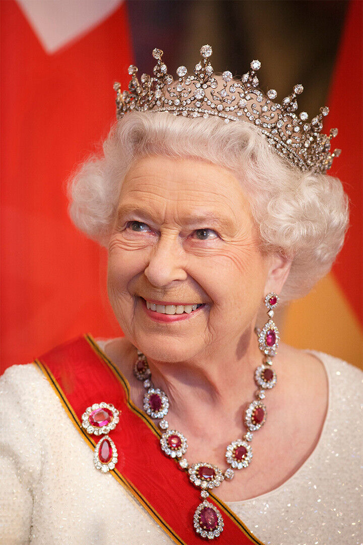 Queen Elizabeth High Governor Queen Of England Poster Wall Art Print Home Wall Decor - xonomax