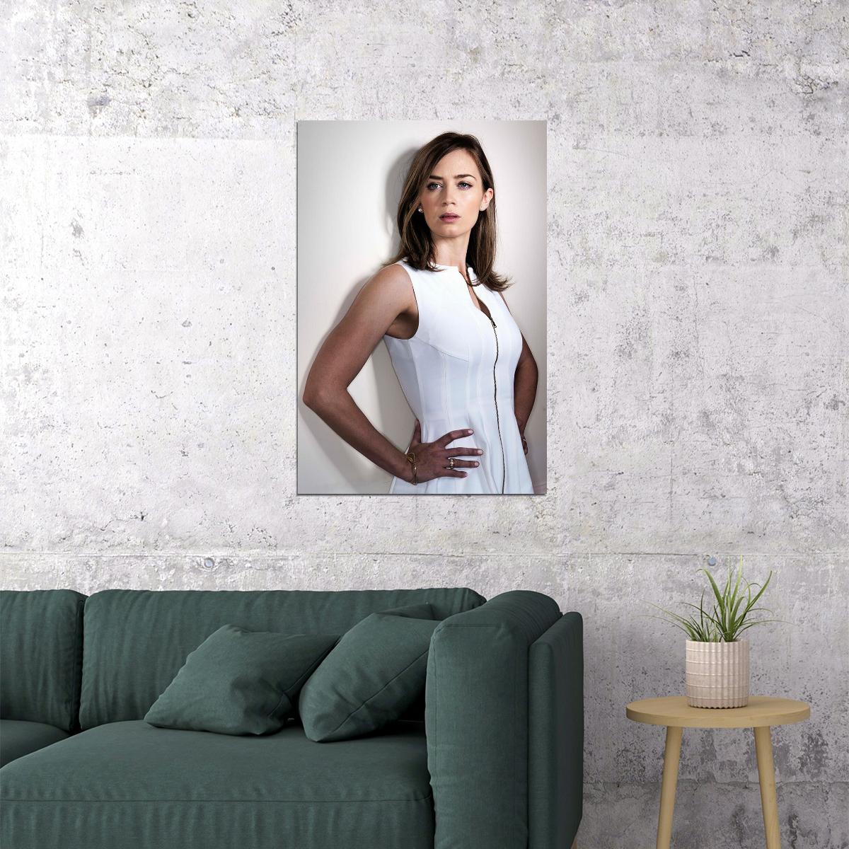 Emily Blunt Posing With His Hands On His Waist Poster Wall Art Print Home Wall Decor - xonomax