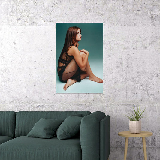 Penelope Cruz Spanish Model Sitting On The Ground Poster Wall Art Print Home Wall Decor - xonomax