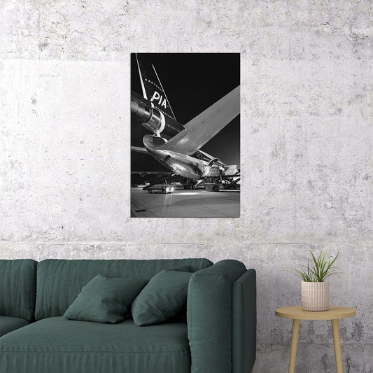 Mcdonnell Douglas Dc-10 With Lowered Landing Gear Poster Wall Art Print Home Wall Decor - xonomax