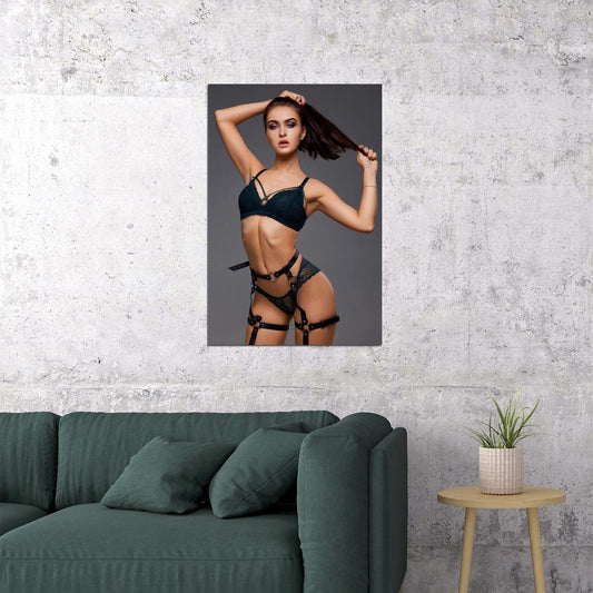 Bottom Shelf Sexy Female Model Free Picture Poster Wall Art Print Home Wall Decor - xonomax