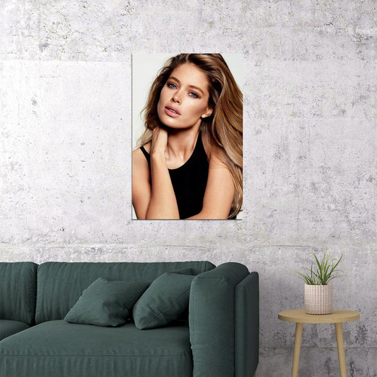 Must Pay Attention Sexy Female Model Picture Poster Wall Art Print Home Wall Decor - xonomax