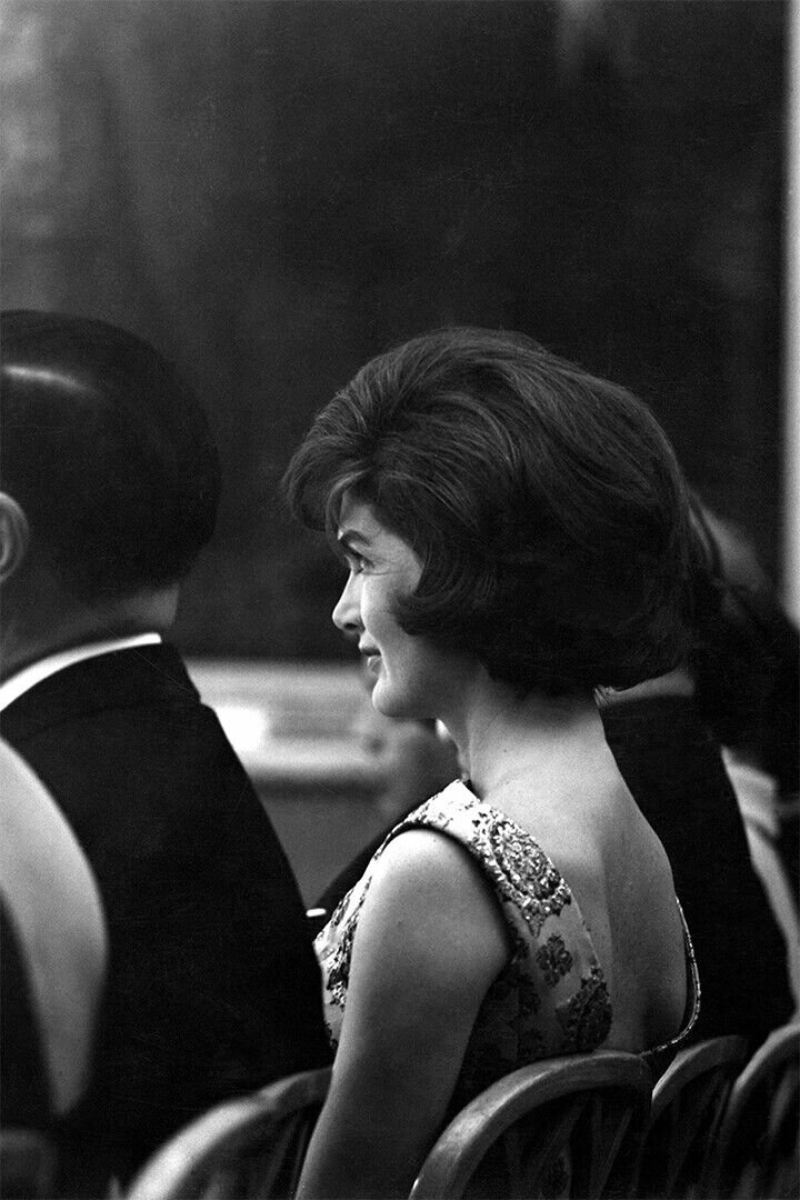 Jacqueline Onassis Avoiding A Photographer Poster Wall Art Print Home Wall Decor
