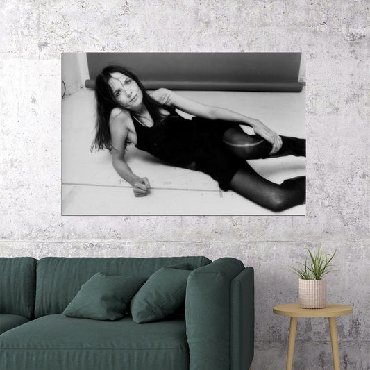 Diane Keaton Vintage Fashion Poster Classic Hollywood Actress Iconic 1970s Glamour Wall Art Print Old Hollywood Aesthetic Wall Decor - xonomax