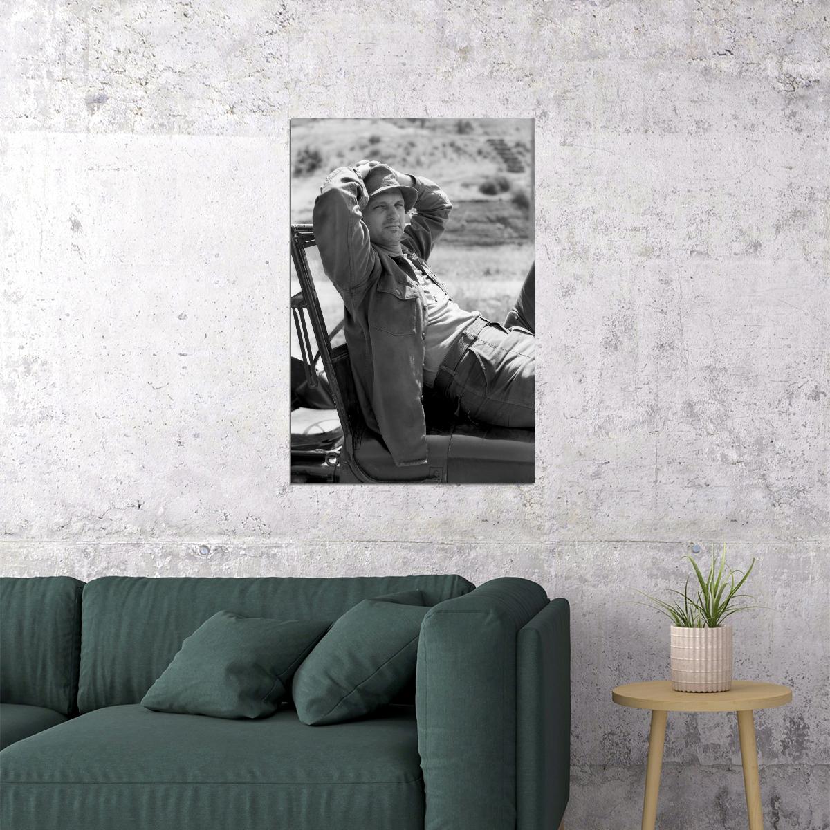 Alan Alda Black And White Portrait Poster 1970s Actor Iconic Hollywood Star Wall Art Print Old Hollywood Aesthetic Wall Decor - xonomax