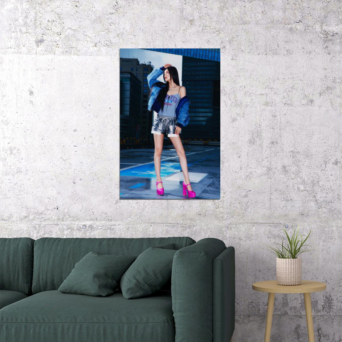 ITZY Yeji GOLD Concept Photo Viral K-pop Music Poster Streetwear Aesthetic Female Korean Idol Fashion Print Trendy Girl Group Wall Art