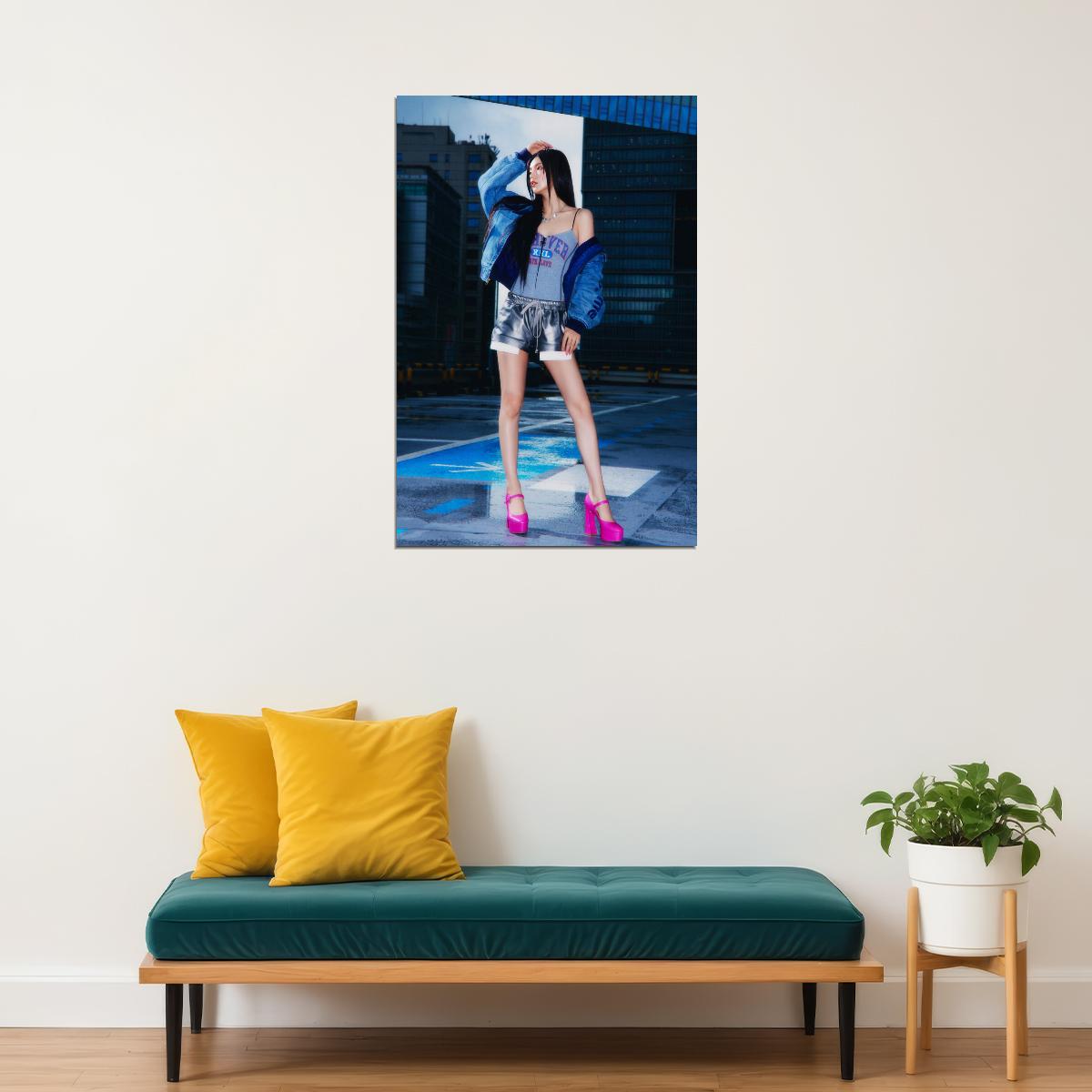 ITZY Yeji GOLD Concept Photo Viral K-pop Music Poster Streetwear Aesthetic Female Korean Idol Fashion Print Trendy Girl Group Wall Art
