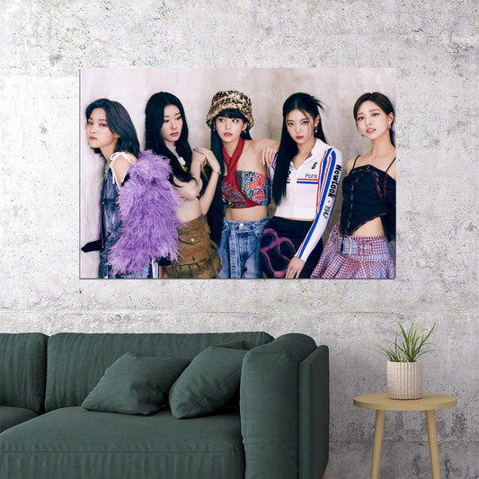 ITZY Group Photo Yeji Lia Ryujin Chaeryeong Yuna K-pop Music Poster Y2k Aesthetic Female Korean Idol Fashion Print Trendy Girl Group Wall Art - xonomax