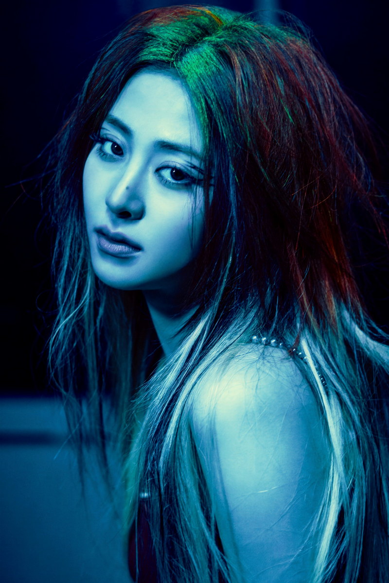 Poster - LE SSERAFIM Huh Yunjin CRAZY Album Concept Photo Music