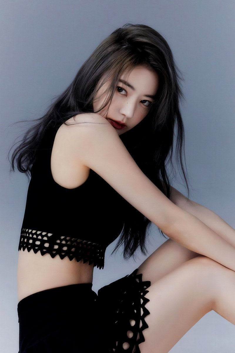 Poster - LE SSERAFIM Miyawaki Sakura Debut Photo Poster K-Pop
