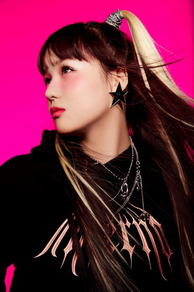 XG Juria SHOOTING STAR Photo K-pop Music Poster Y2K Neo Futurism Aesthetic Female Cyber Kpop Idol Fashion Print Trendy Kpop Girl Group Wall Art - xonomax