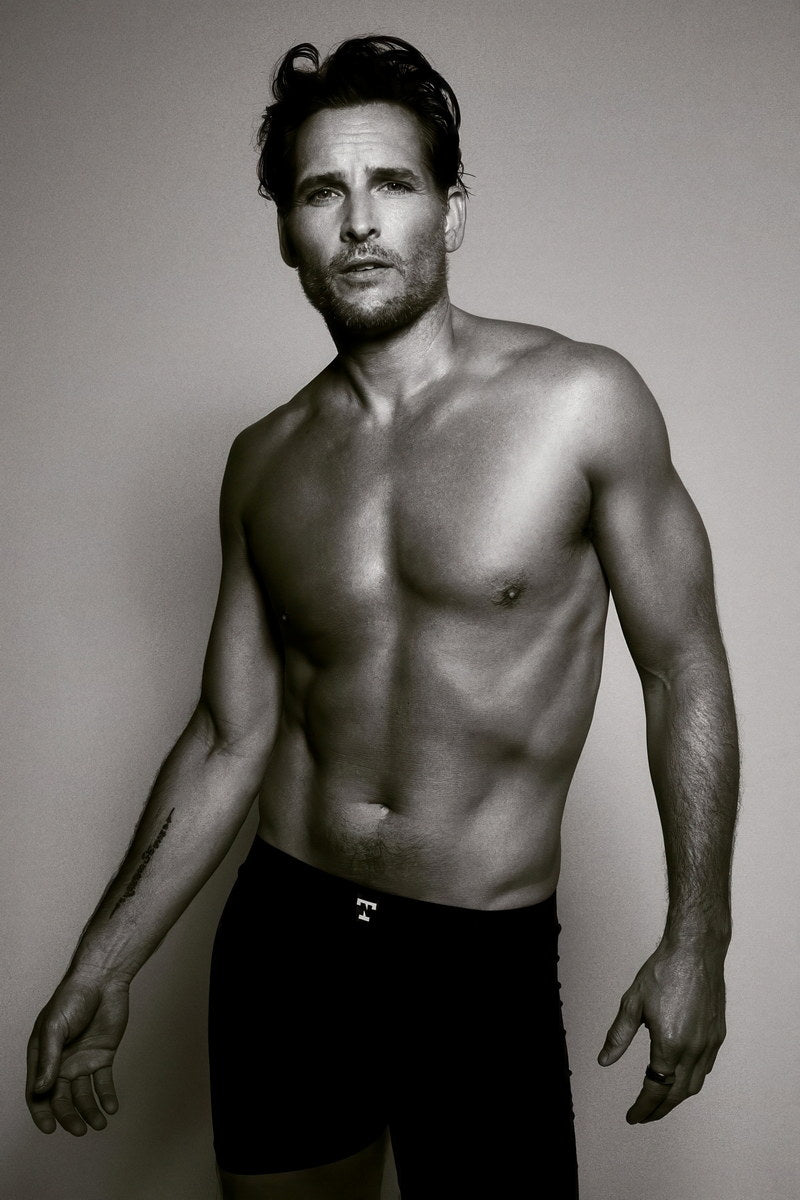 Peter Facinelli Confident Black and White Shirtless Photo Print Hollywood Celebrity Poster Handsome Man Wall Art Hot Male Aesthetic Decor for Bedroom Living Space - xonomax