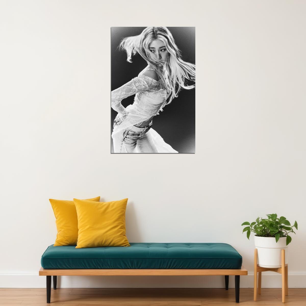 Le Sserafim Huh Yunjin Poster Hot Album Drenched Vetiver Concept Photo Print K-Pop Home Decor For Living Room Aesthetic Kpop Female Girl Group