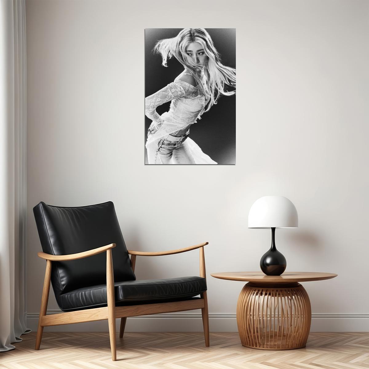 Le Sserafim Huh Yunjin Poster Hot Album Drenched Vetiver Concept Photo Print K-Pop Home Decor For Living Room Aesthetic Kpop Female Girl Group