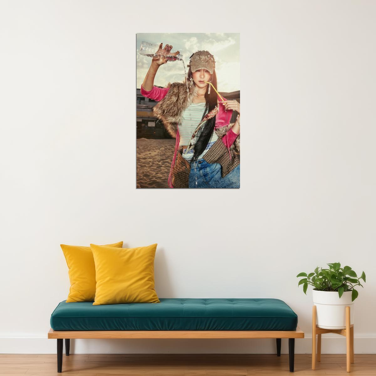 Le Sserafim Huh Yunjin Poster Hot Album Tanned Guaiac Concept Photo Print K-Pop Home Decor For Living Room Aesthetic Kpop Female Girl Group