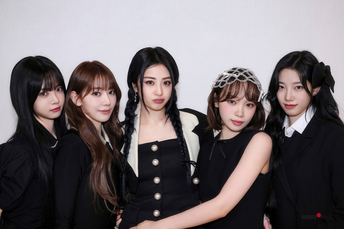 Le Sserafim Poster Group Photo Print K-Pop Home Decor For Living Room Aesthetic Kpop Female Girl Group - xonomax