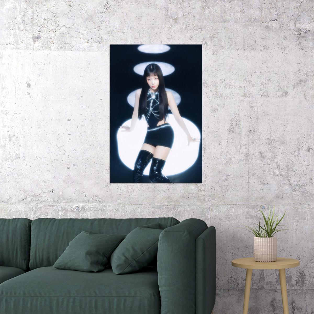 Stayc 2025 Tour Poster Stay Tuned In Seoul Concept Photo Print K-Pop Home Decor For Living Room Aesthetic Kpop Female Girl Group - xonomax