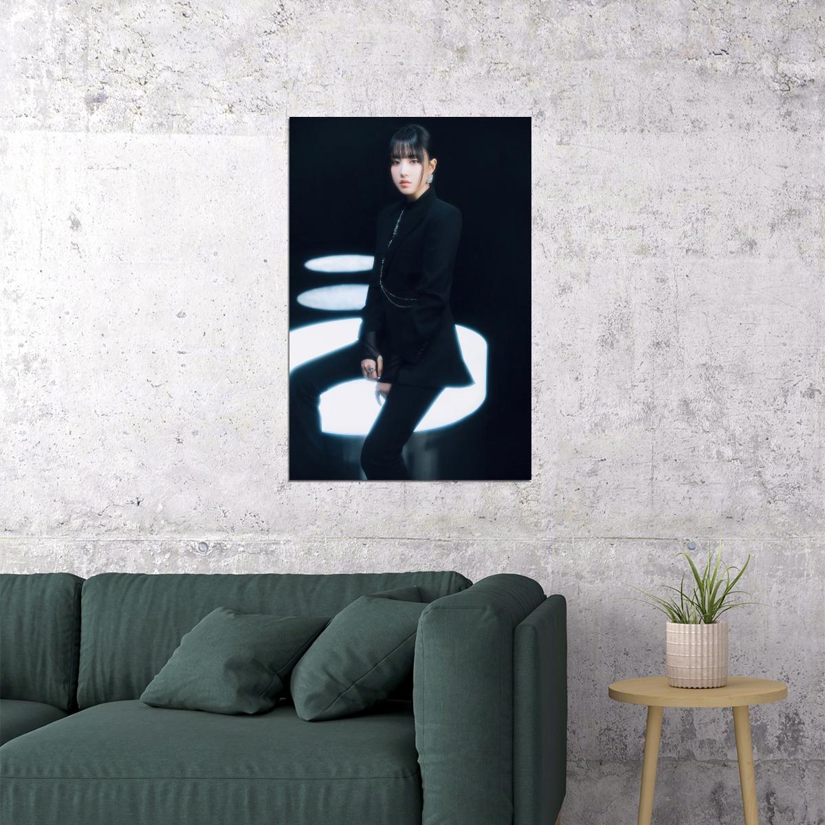 Stayc 2025 Tour Poster Stay Tuned In Seoul Concept Photo Print K-Pop Home Decor For Living Room Aesthetic Kpop Female Girl Group - xonomax