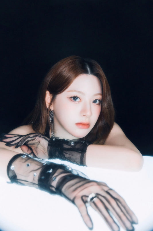 Stayc 2025 Tour Poster Stay Tuned In Seoul Concept Photo Print K-Pop Home Decor For Living Room Aesthetic Kpop Female Girl Group - xonomax