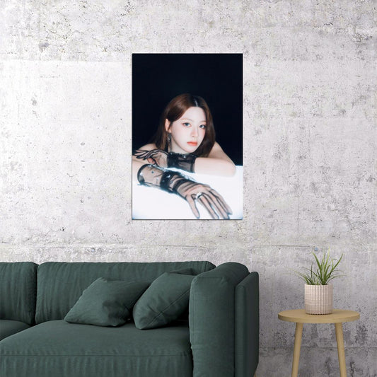 Stayc 2025 Tour Poster Stay Tuned In Seoul Concept Photo Print K-Pop Home Decor For Living Room Aesthetic Kpop Female Girl Group - xonomax