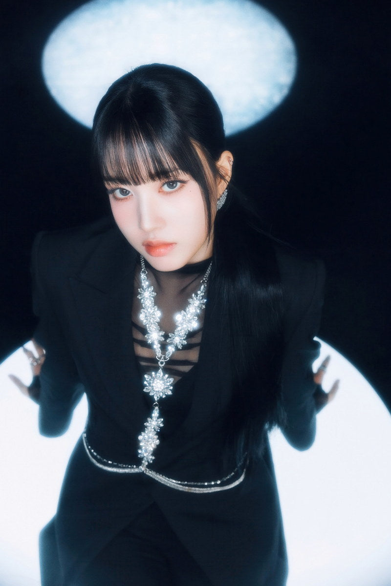 Stayc 2025 Tour Poster Stay Tuned In Seoul Concept Photo Print K-Pop Home Decor For Living Room Aesthetic Kpop Female Girl Group - xonomax