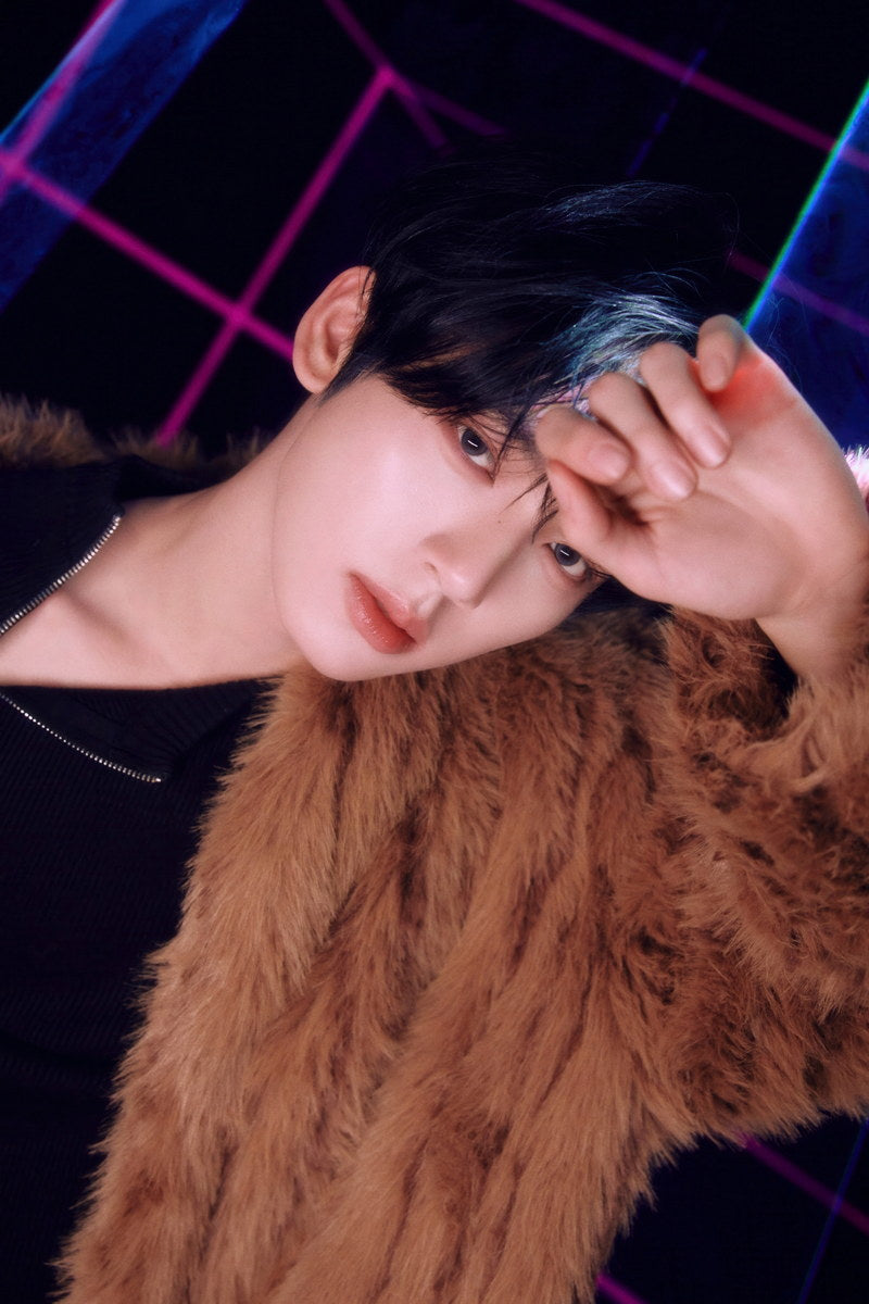 Zerobaseone Zb1 Han Yujin Poster Blue Paradise Album Seek Concept Photo Print K-Pop Home Decor For Living Room Aesthetic Kpop Male Boys Group Boy Band - xonomax