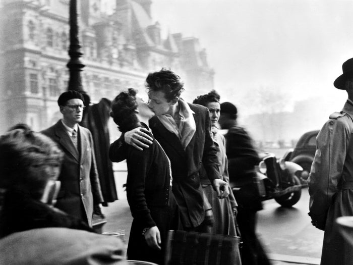 Kiss At The Hotel De Ville Paris Famous Retro BW Wall Print Poster