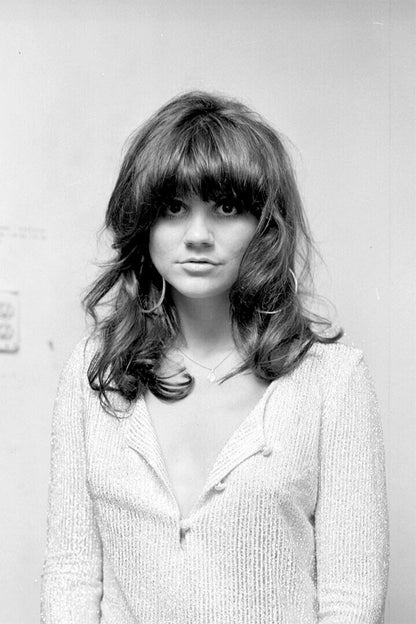 Country Rock Singer Linda Ronstadt Attractive Poster Wall Art Print Home Wall Decor