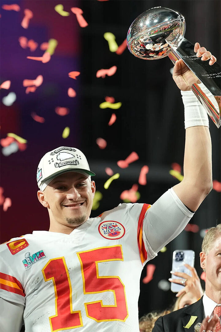 Patrick Mahomes Raises The Cup Kansas City Chiefs Football Poster Wall Art Print Home Wall Decor