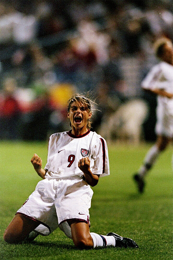 Mia Hamm World Cup Soccer Player Sports Star Poster Wall Art Print Home Wall Decor