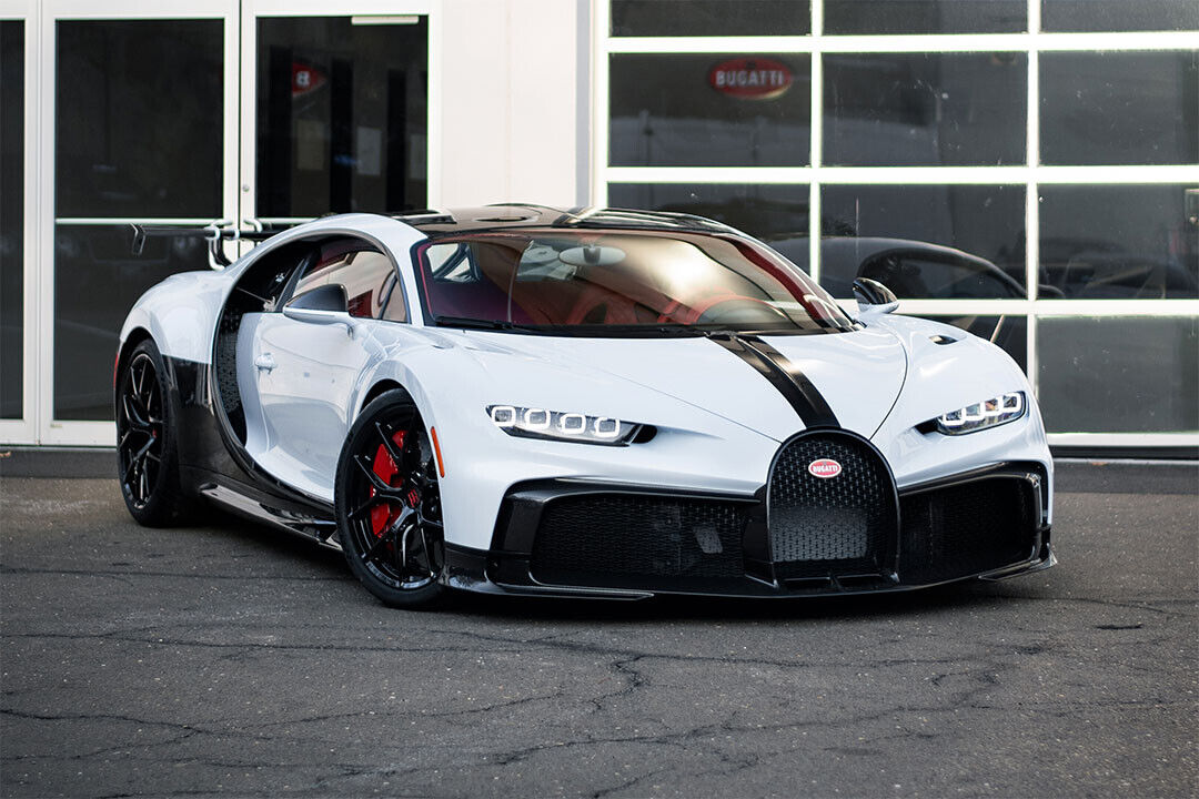 Bugatti Chiron Pur Sport White Modern Car 2-doors Poster Wall Art Print Home Wall Decor - xonomax