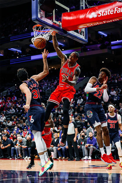 Demar Derozan Chicago Bulls Basketball Team Match Basket Poster Wall Art Print Home Wall Decor - xonomax