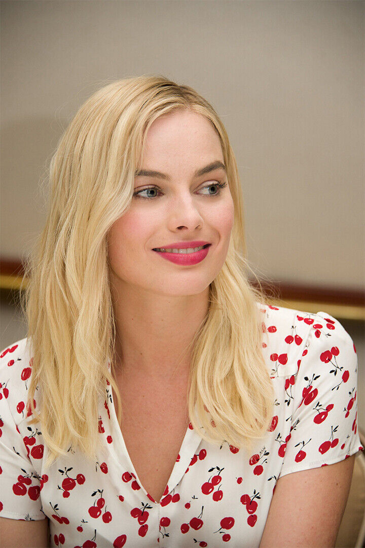 Margot Robbie Celebrity Tv Series Actress Artist Poster Wall Art Print Home Wall Decor - xonomax