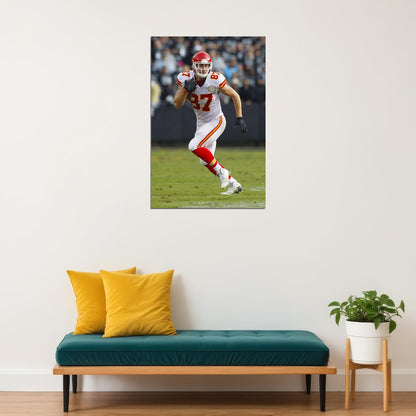 Kansas City Chiefs Travis Kelce On The Field Poster Wall Art Print Home Wall Decor - xonomax
