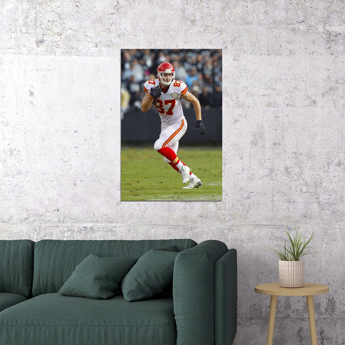 Kansas City Chiefs Travis Kelce On The Field Poster Wall Art Print Home Wall Decor - xonomax