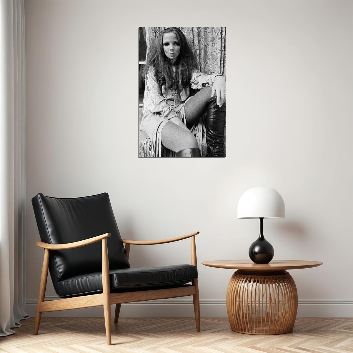 Model Penelope Tree In Long Sleeved Blouse Poster Wall Art Print Home Wall Decor - xonomax