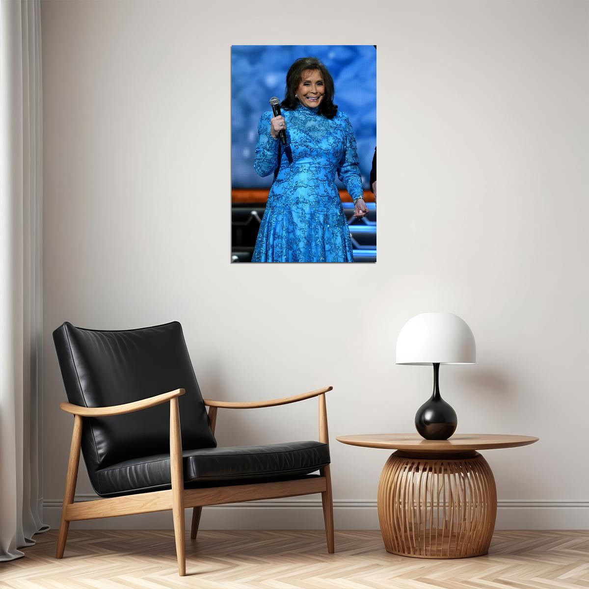 Loretta Lynn Posing At The Country Music Awards Poster Wall Art Print Home Wall Decor - xonomax