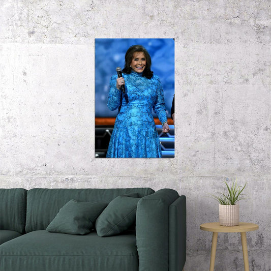 Loretta Lynn Posing At The Country Music Awards Poster Wall Art Print Home Wall Decor - xonomax