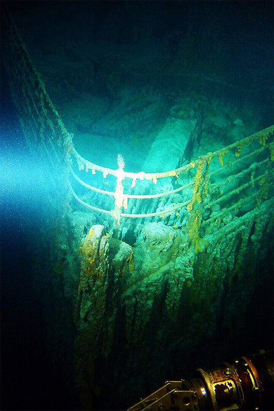 Bow Of Shipwrecked Titanic Cruise Ship Poster Wall Art Print Home Wall Decor - xonomax