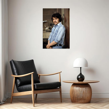 Actor Freddie Prinze Posing Poster Wall Art Print Home Wall Decor - xonomax