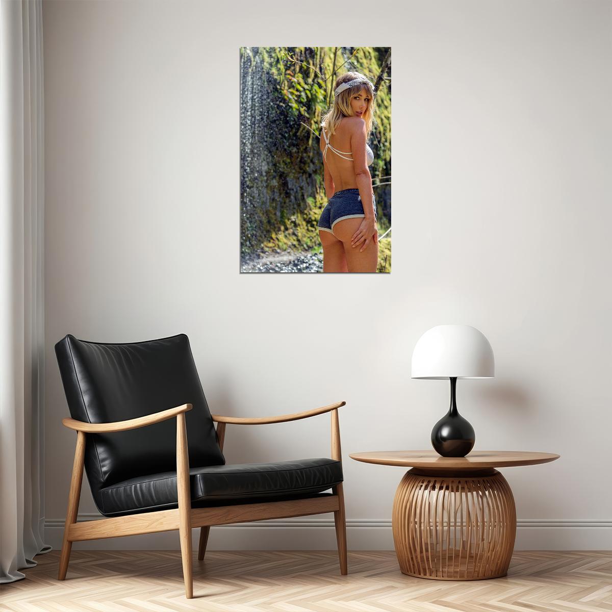 Sara Underwood Model Christmas Holiday Picture Poster Wall Art Print Home Wall Decor