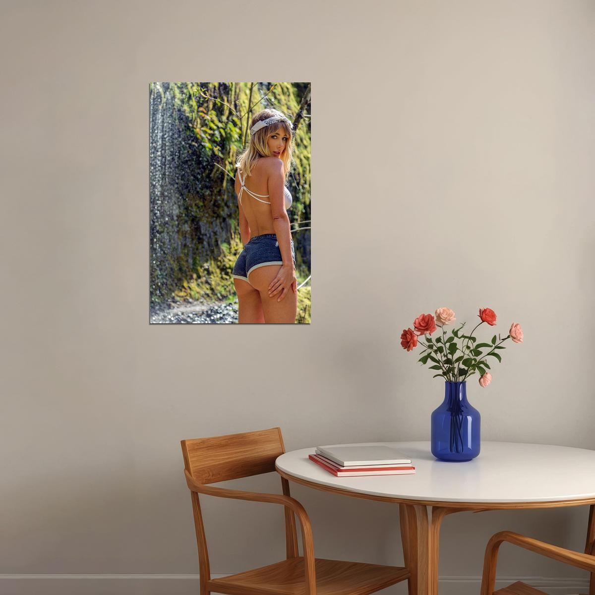Sara Underwood Model Christmas Holiday Picture Poster Wall Art Print Home Wall Decor