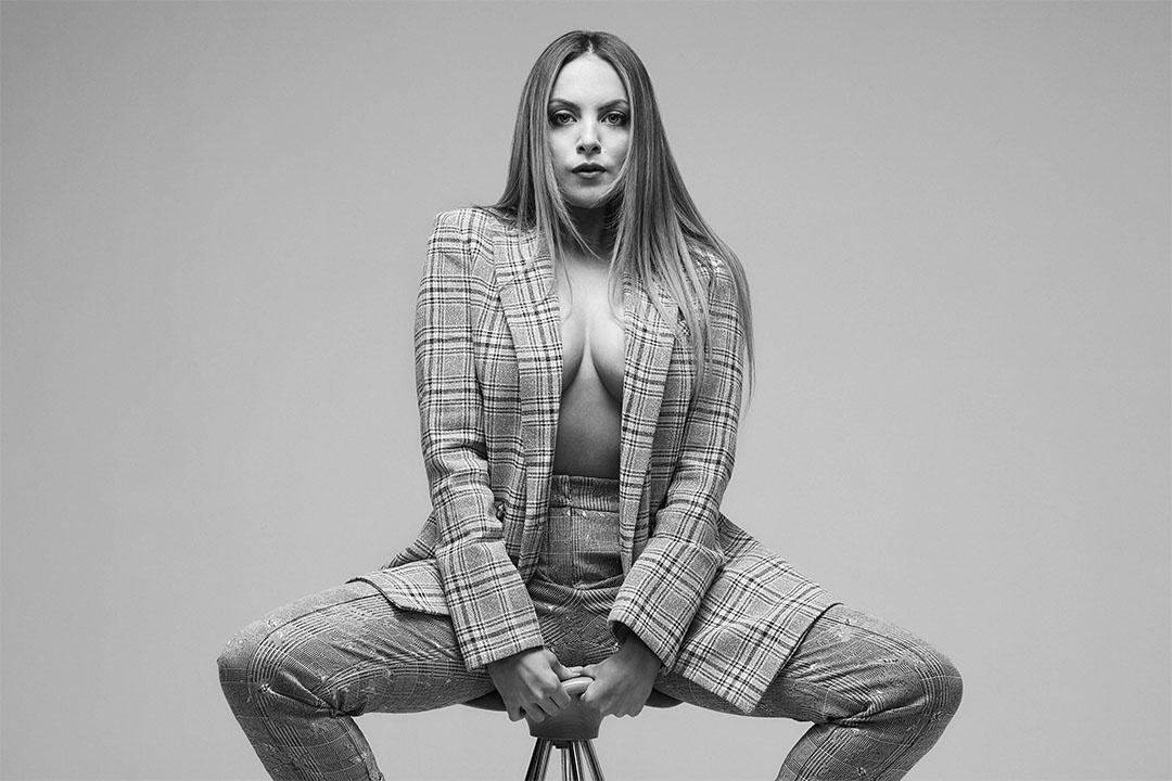 Elizabeth Gillies American Movie Actor Musician Poster Wall Art Print Home Wall Decor - xonomax