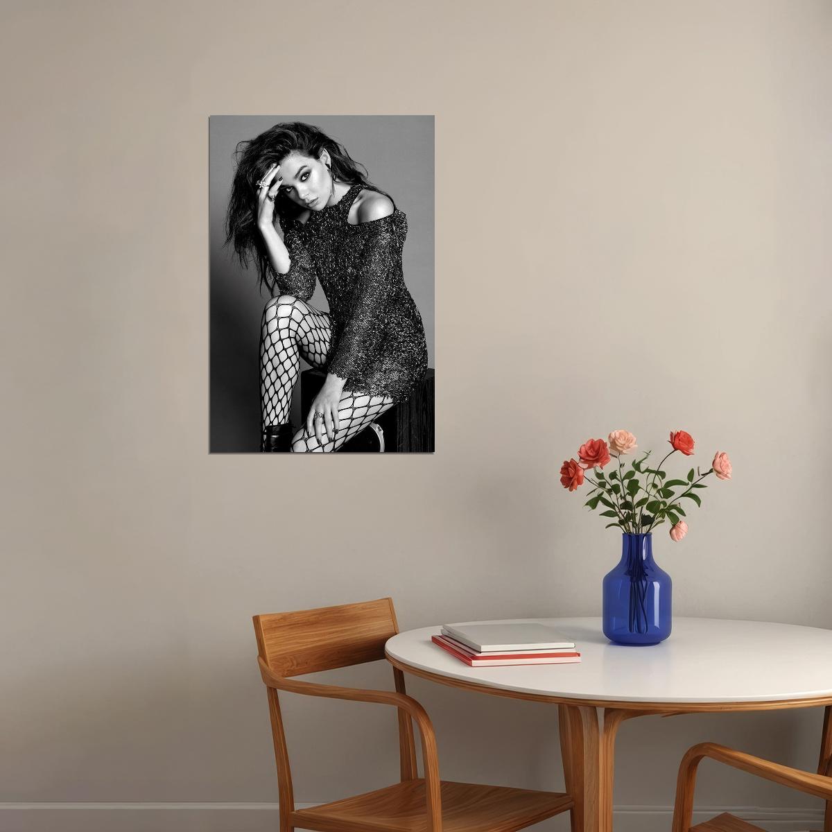 Hailee Steinfeld Celebrity American Movie Actor Musician Poster Wall Art Print Home Wall Decor - xonomax